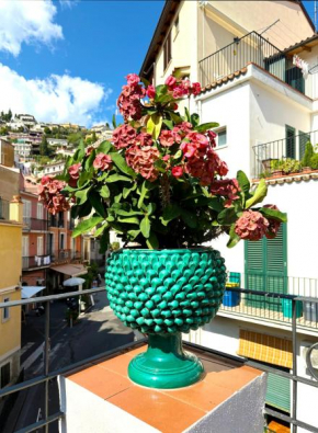 Le Pigne House with terrace in Taormina centre